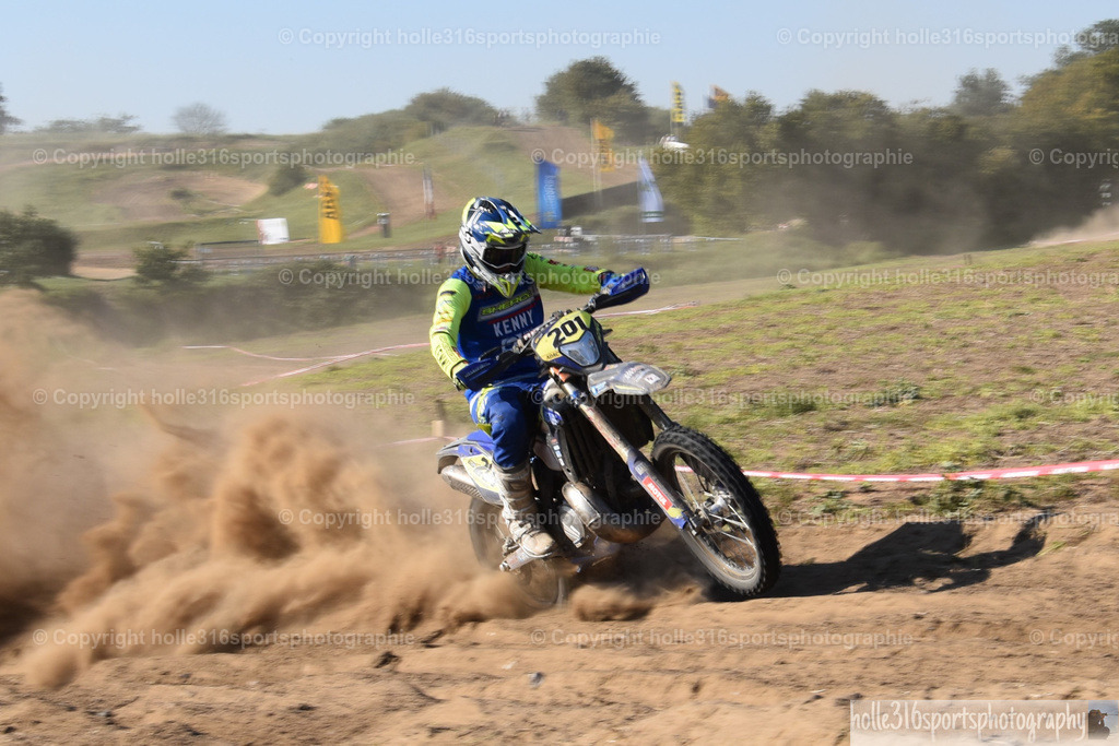 DSC_0325 | Sportfotografie , Motorsport, Motoross, Reitsport, Mointainbike, Enduro,
Landschaft , Outdoor, Eventfotografie, Landschaft, Bilder online bestellen - Realisiert mit Pictrs.com