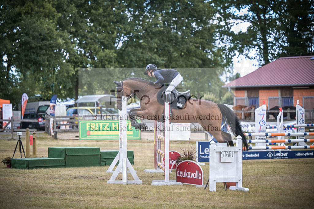 DOS_0158 | Entdecke hochwertige Reitturnierfotos von Foto Oger. Professionell, emotional und authentisch – jetzt Lieblingsmomente im Shop bestellen.Deutschlandweite Turnierfotografie. - Realisiert mit Pictrs.com