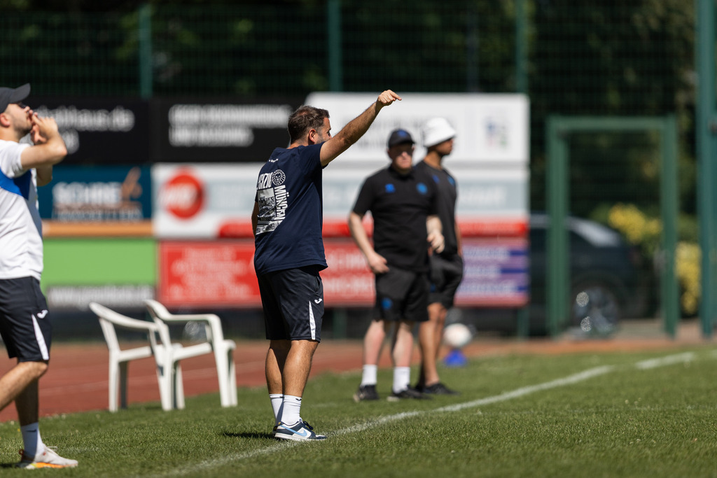 Fußball I Männer I 40. Pfingscup Hollage I 13353 | realhellocedii - Realisiert mit Pictrs.com