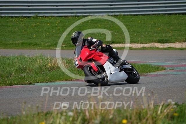 2024_05_13_PBK_15970 | Sportfotografie; SlowMotion; Video; Rennstrecke; Hafeneger; Speer; Racing; RSE; BMW; CBO; Trackday; Motorsportarena; Hockenheimring; Brno; Most; Barcelona; Valencia