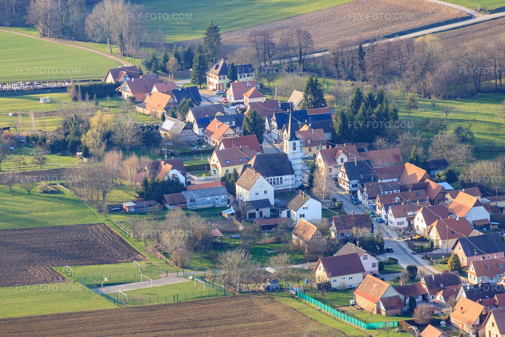 Aerial view: Eglise de Bremmelbach in Cleebourg in the state Bas-Rhin, France. – Photo: IMG_38775.jpg taken on 03/20/2011 by Werner Riehm/FLY-FOTO.com – Resolution of the original: 4265 x 2844 px