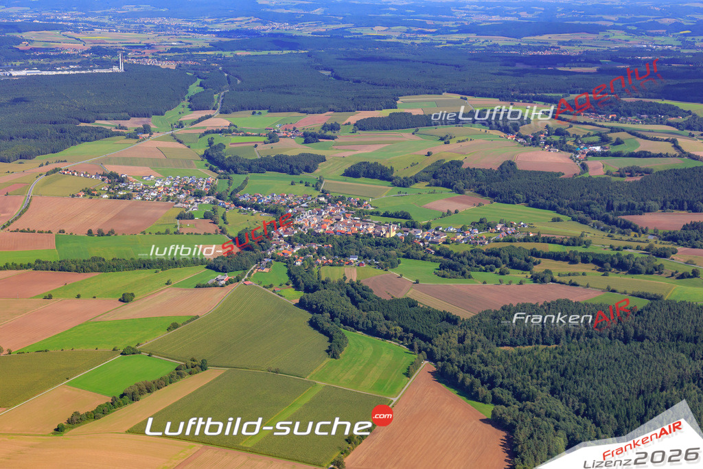 Die Luftaufnahme der Stadt Kohlberg wurde 2017 vom Flugzeug heraus erstellt ( keine Drohne )- hohe Auflösung für beste Qualität