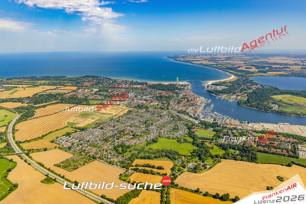 Schöne Luftaufnahme als Geschenk in Travemünde Panorama Lübeck - Die Luftbildaufnahme wurde 2025 vom UL-Flugzeug heraus erstellt ( keine Drohne ) - Hochauflösende Luftaufnahme -Nicht vergleichbar mit Google Maps oder Satelittenbilder- Die Geschenkidee !Mit Lizenz und Bildrechte bestellbar
