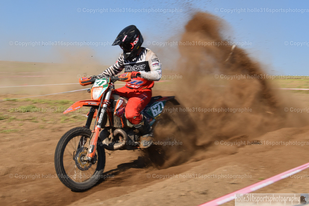 DSC_0400 | Sportfotografie , Motorsport, Motoross, Reitsport, Mointainbike, Enduro,
Landschaft , Outdoor, Eventfotografie, Landschaft, Bilder online bestellen - Realisiert mit Pictrs.com