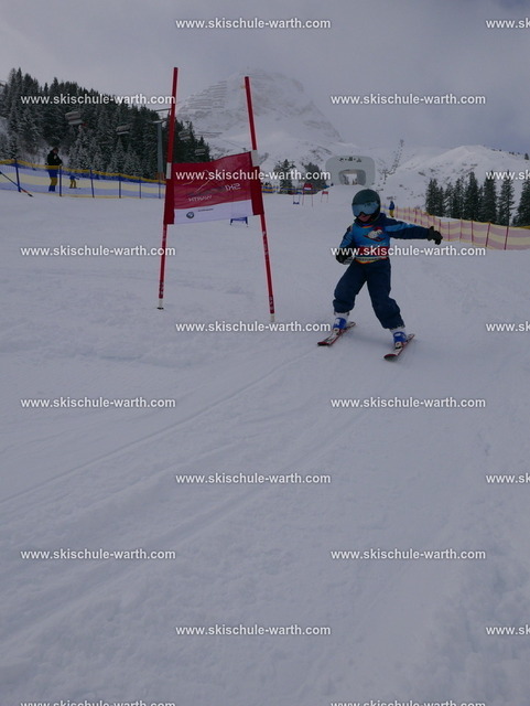Julius (2) | Photos von der Skischule Warth - Realisiert mit Pictrs.com