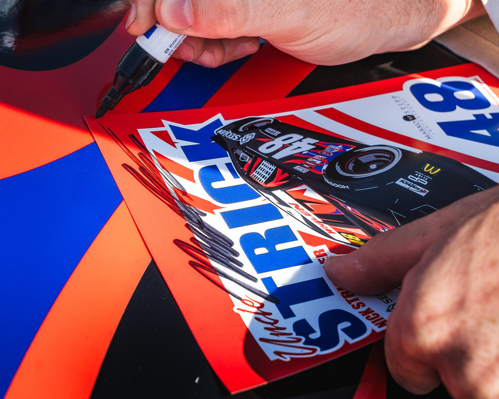 _DSC8087 | Exklusive Motorsport-Fotografie aus Leipzig von TXO Media – für Rennfahrer, Teams & Sponsoren. Sausemuth liefert starke Bilder, die Emotion zeigen. Jetzt buchen & glänzen! - Realisiert mit Pictrs.com