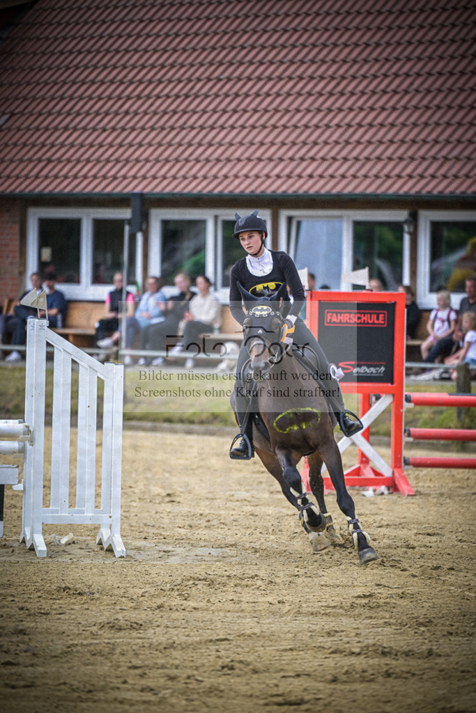 DOS_9154 | Entdecke hochwertige Reitturnierfotos von Foto Oger. Professionell, emotional und authentisch – jetzt Lieblingsmomente im Shop bestellen.Deutschlandweite Turnierfotografie. - Realisiert mit Pictrs.com