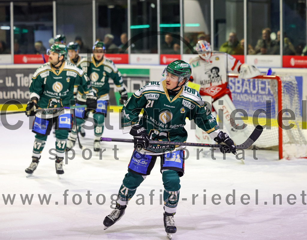 2026-02-20_156_TSV_Erding_gegen_Deggendorfer_SC | Erding, Deutschland, 20.02.2026:Eishockey, Oberliga Süd 2025 / 2026, 49. Spieltag, TSV Erding gegen Deggendorfer SC, Endergebnis: 4:1Erik Modlmayr (Erding Gladiators, #21)Foto: Christian Riedel / fotografie-riedel.net
