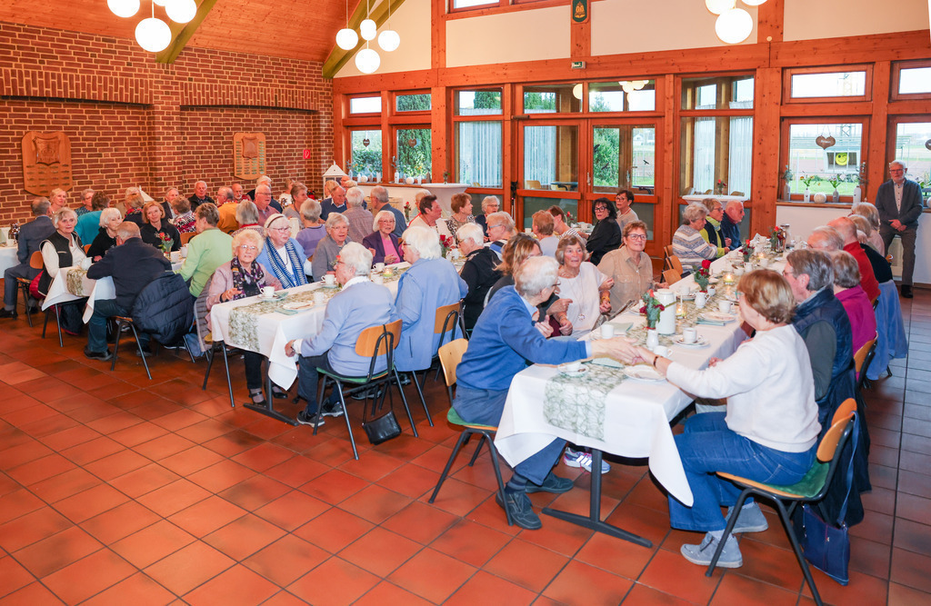 top-top.de-251112-052 | Foto, Video, Fotografie, Videografie, Fotobox, DJ, Discjockey, Musik, Musikbox, Veranstaltung, Photobooth, Amazon, Ebay, Buchtipp, Bestseller, Autor, Verlag, Buch, Wesel, Hamminkeln, NRW, Dinslaken, Rees, Drohne, Hochzeit, Party, Fotobox, Wesel, Fotograf