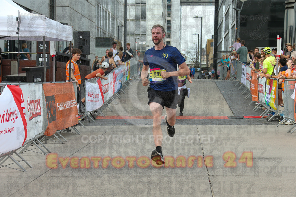250920_1529_EX1_9664 | Sportfotografie im Rhein-Sieg Kreis, Köln, Bonn, NRW, Rheinland Pfalz, Hessen, etc. Unser Tätigkeitsfeld umfasst den Laufsport vom Volkslauf über den Marathon, Duathlon, Triathon bis zum Ultralauf wie Kölnpfad Ultra oder Schindertrail.