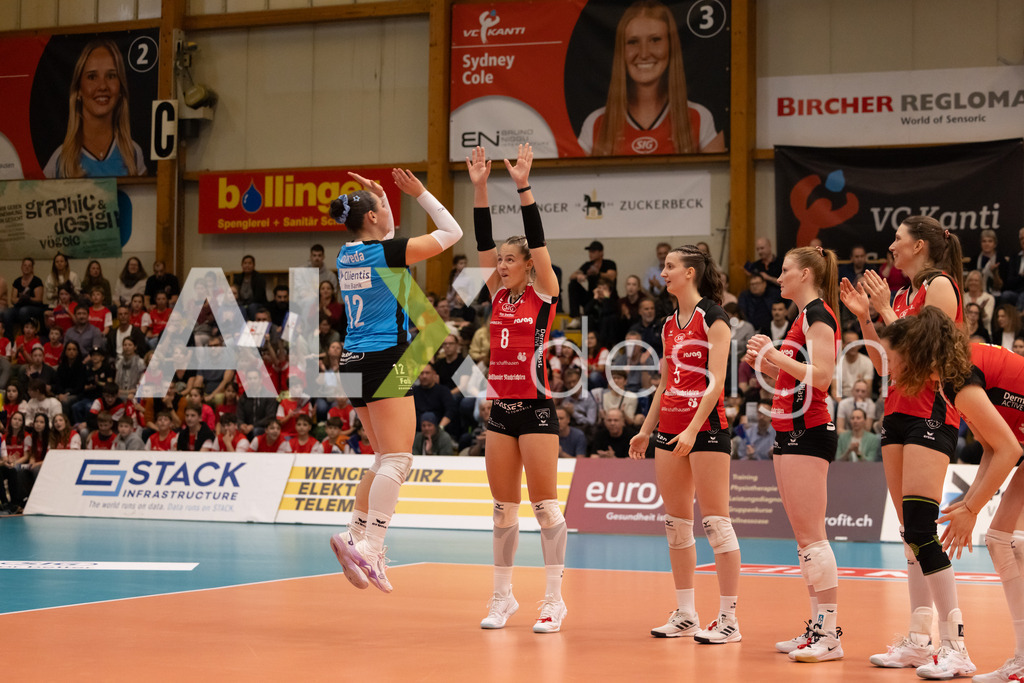 Volleyball I Frauen I Saison 2025-2026 I Volleyball NLA | Women I  Playoffs Finals 2/5 I  VC Kanti Schaffhausen - viteos NUC I  10.04.2026 | 8 Lina-Marie Lieb (DE) (VC Kanti Schaffhausen) – Aussen und 12 Isabella Loffreda (CH) (VC Kanti Schaffhausen) – Libera - Realisiert mit Pictrs.com