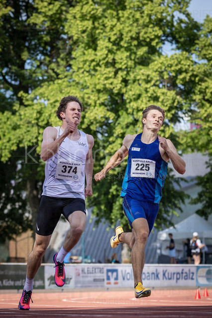 B&amp;S Kurpfalz Gala; Weinheim, 23.05.2026 | WEINHEIM, GERMANY - MAY 24: Lucca Agostini (GER/SV GO! Saar 05) and Rocco Martin (GER/SG Motor Gohlis-Nord Leipzig) over 400m during the B&amp;S Kurpfalz Gala am 23.05.2026 at the  Sepp-Herberger-Stadium in Weinheim (Baden-Wuerttemberg / Germany).