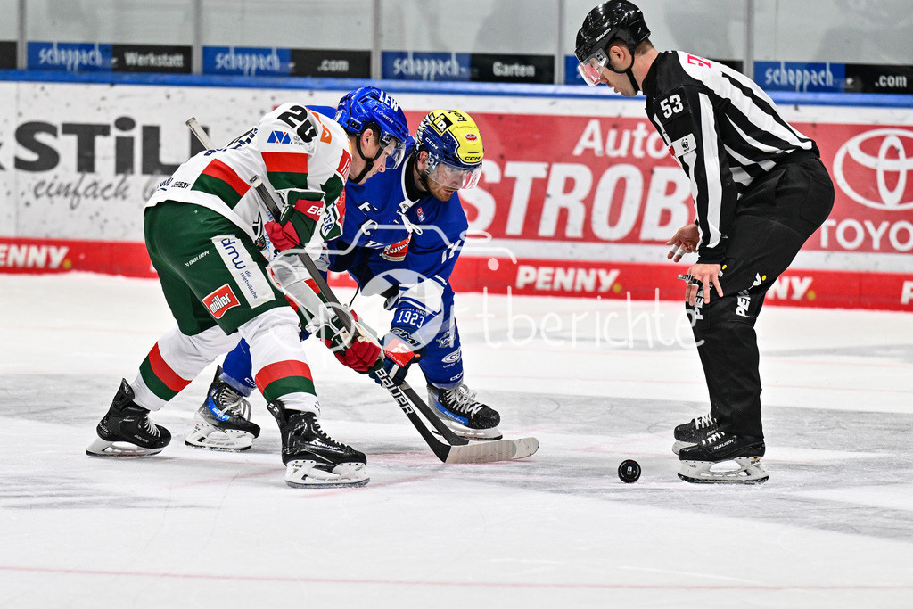 Augsburger Panther - EC VSV | beim Bully im Duell Cody KUNYK (Augsburger Panther #20) und John HUGHES (EC VSV #72) / Zweikampf