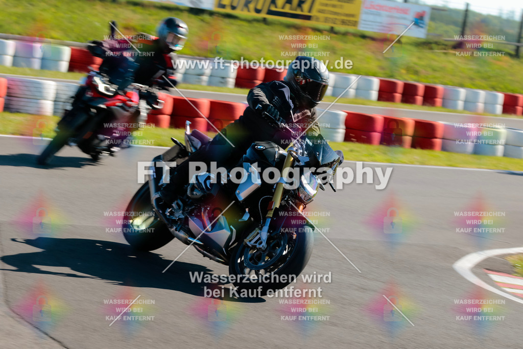 Moto-TeamOBK-21234 | Hier findet Ihr Bilder von Touristenfahrten auf der Nürburgring Nordschleife oder von anderen Veranstaltungen die ich besucht habe. Viel Spass beim Durch Schauen 