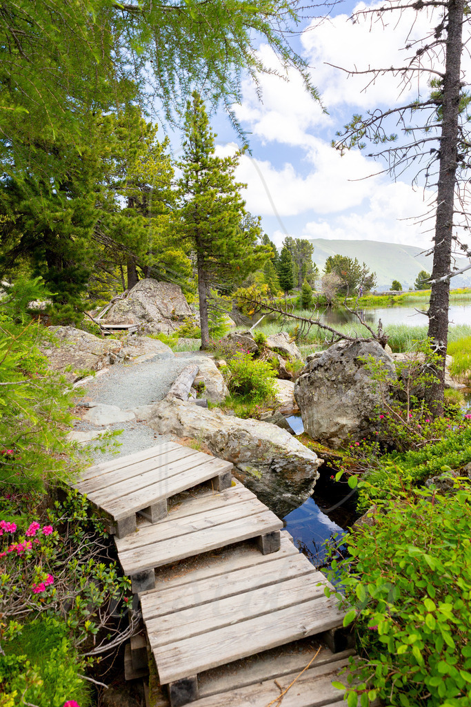 Windebensee | Der Windebensee an der Nockalmstraße. - Realisiert mit Pictrs.com
