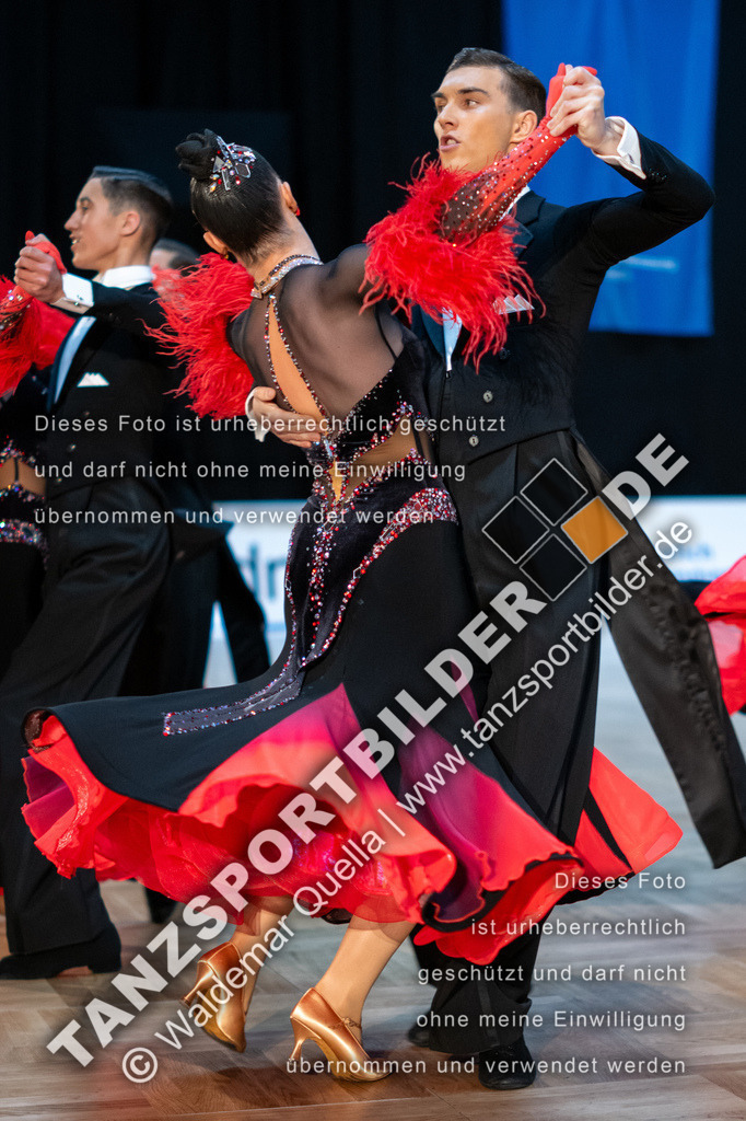 20250118-10596 | Hier finden Sie Tanz Bilder vom Latein und Standard Formationen tanzen. Sportbilder vom Tanzsport. Schöne Fotos und von Weltmeisterschaft, Europameisterschaft, Bundesliga, Regionalliga, Oberliga und Landesliga sowie von GOC Stuttgart, DanceComp, WM Bremen