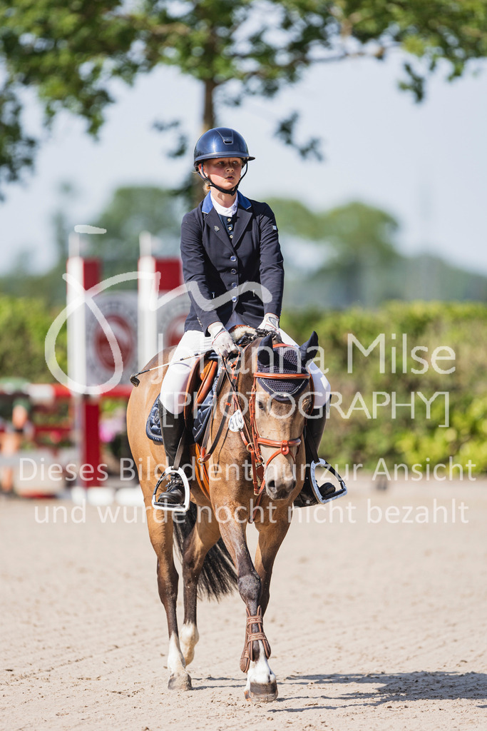 250621_Lemwerder_QualiBuChaPonys5j-104 | Deine schönsten Turniermomente als professionelle Fotos! Entdecke hochwertige Pferdesport-Fotografie im Online-Shop. Jetzt Fotos finden & bestellen!
