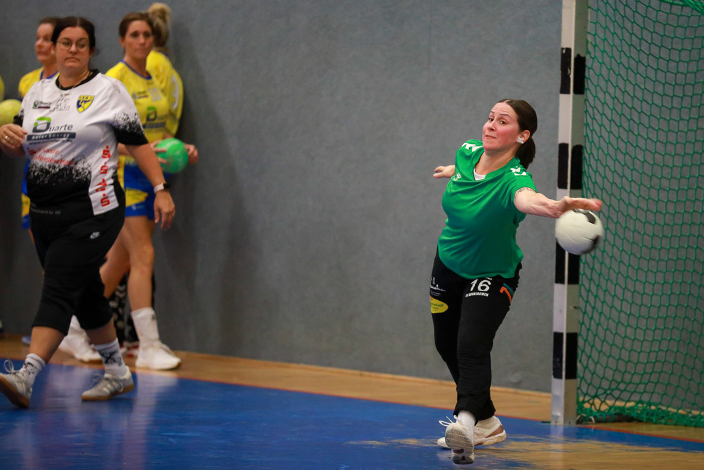 HcTvRhedeII_SvNeukirchen_150924_011 | Bildergalerie von Sport-Ereignissen aber auch von weiteren spannenden Dingen - nicht nur vom Niederrhein. In Anlehnung an den bekannten Spruch von Hanns Dieter Hüsch heißt das Motto: "Niederrhein ist überall".  - Realisiert mit Pictrs.com