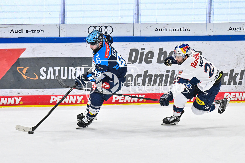 ERC Ingolstadt - EHC RB München | INGOLSTADT, GERMANY - 27. MAERZ: im Duell Austen KEATING (ERC Ingolstadt 89) und Ryan MURPHY (RB München 24) während dem Match zwischen dem ERC Ingolstadt und dem EHC RB München bei Spiel 2 des DEL Playoff Viertelfinales in der Saturn Arena