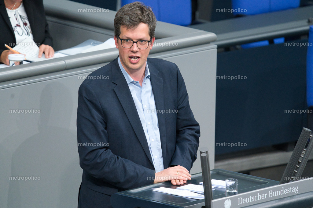 Lukas Köhler (7) | Metropolico