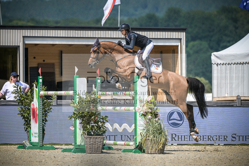 DOS_5528 | Entdecke hochwertige Reitturnierfotos von Foto Oger. Professionell, emotional und authentisch – jetzt Lieblingsmomente im Shop bestellen.Deutschlandweite Turnierfotografie. - Realisiert mit Pictrs.com