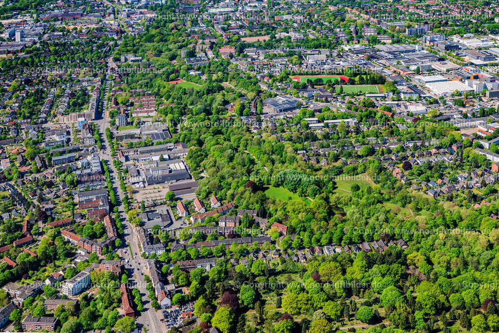 Hamburg_Tonndorf_Nordmarkpark_ELS_3871010525 | HAMBURG 01.05.2025 Parkanlage Nordmarkpark " in Hamburg, Deutschland. // Park of " Nordmarkpark " on street Oelmuehlenweg in Hamburg, Germany. Foto: Martin Elsen