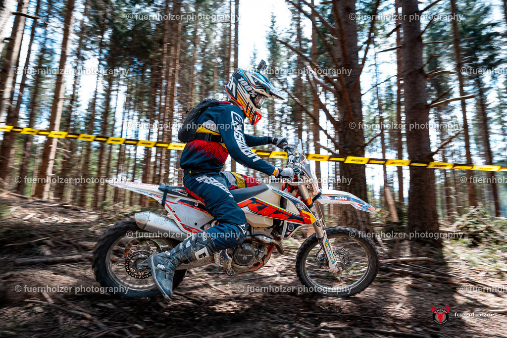 fuernholzer_250501-C1-824 | Fotografische Impressionen von der Red Stag Enduro Extreme by fuernholzer-photography.com. Endurosport in Österreich fotografisch festgehalten von fuernholzer. Auftragsfotografie für Private, Gewerbefotos und Industriefotografie. Eventfotografie, Sportfotografie und Motorsportfotografie. Anbieter von Fotoworkshops, Fototraining, fotografischen Vorträgen und Fotoseminaren.