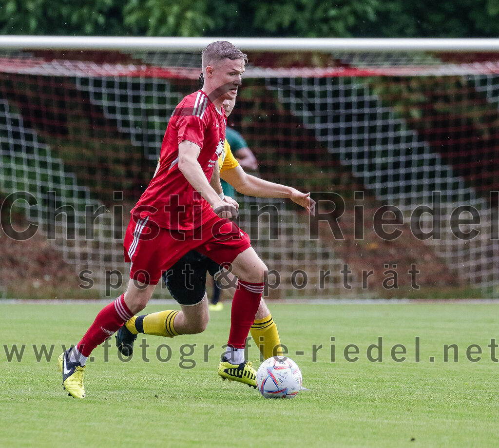2023-07-29_030_FC_Finsing_gegen_SC_Kirchasch | Finsing, Deutschland, 29.07.2023:
Fußball, Kreisliga 2023 / 2024, 1. Spieltag, FC Finsing gegen SC Kirchasch, Endergebnis: 0:2

Valentin Bachmeier (FC Finsing, #6)

Foto: Christian Riedel / fotografie-riedel.net