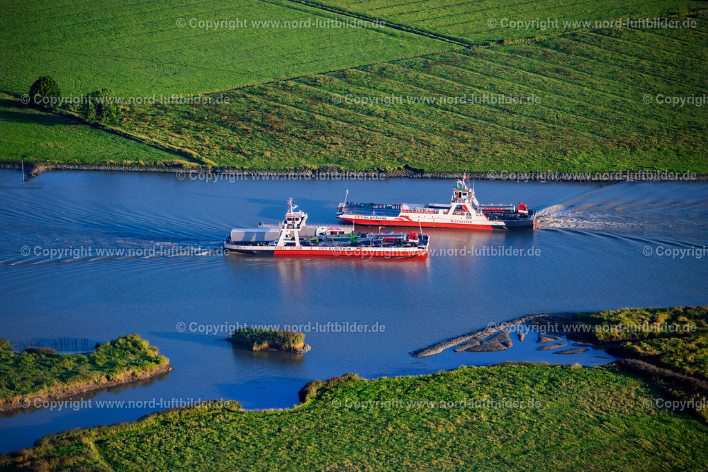 Wischhafen_FRS_Elbfähren_Ernst_Sturm_Wischhafen_ELS_4957280824 | WISCHHAFEN 28.08.2024 Fahrt zweier Fähr- Schiffes der " Elbfähre Ernst Sturm" " Wischhafen" in Wischhafen im Bundesland Niedersachsen, Deutschland. Weiterführende Informationen bei: FRS Elbfähre Glückstadt Wischhafen GmbH. // Journey of two ferry boats of the "Elbfaehre Ernst Sturm" "Wischhafen" in Wischhafen in the state Lower Saxony, Germany. Further information at: FRS Elbfaehre Glueckstadt Wischhafen GmbH. Foto: Martin Elsen