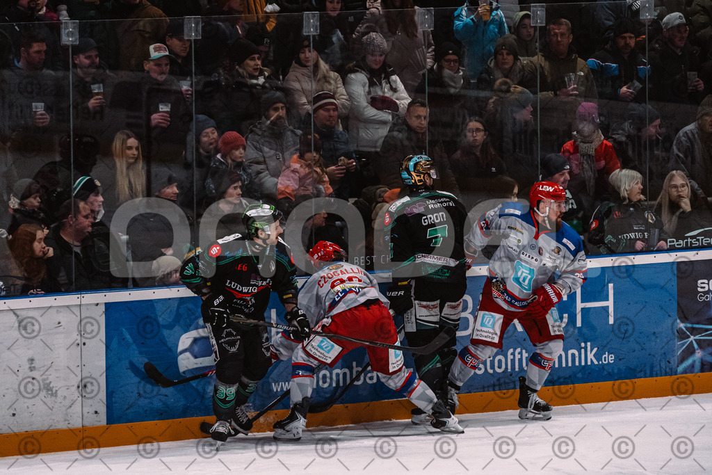 Alligators_vs_Peiting_04_01_2026-045 | Höchstadt Alligators Fotogalerie: Eishockey-Action aus Franken. Professionelle Spielfotos, Portraits & Stadionbilder zum Download. Jetzt entdecken! - Realisiert mit Pictrs.com