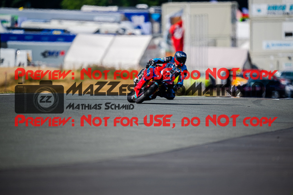 MaZZes_FotoMatrix_220722_2209 | PRO SUPERSTOCK