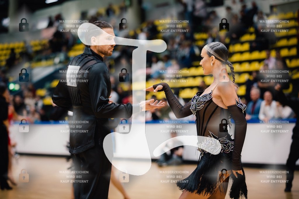 Hessen Tanzt WDSF International Open Latin 11th (43) Justin Lauer _ Rita Schumichin (TSC Saltatio Neustadt im TV 1860 Mußbach)-2025-05-18-5198 | Webshop for digital downloads and prints of dance sport, event & show photographer Julian Link - Realisiert mit Pictrs.com