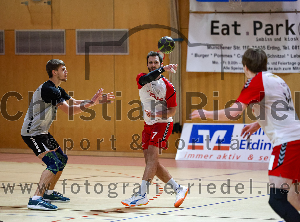 2023-01-21_016_SpVgg_Altenerding_gegen_SC_Eching | Erding, Deutschland, 21.01.2023:
Handball, Bezirksoberliga Männer 2022 / 2023, 12. Spieltag, SpVgg Altenerding gegen SC Eching, Endergebnis: 29:34

Simon Rüdiger (SpVgg Altenerding, #7)

Foto: Christian Riedel / fotografie-riedel.net