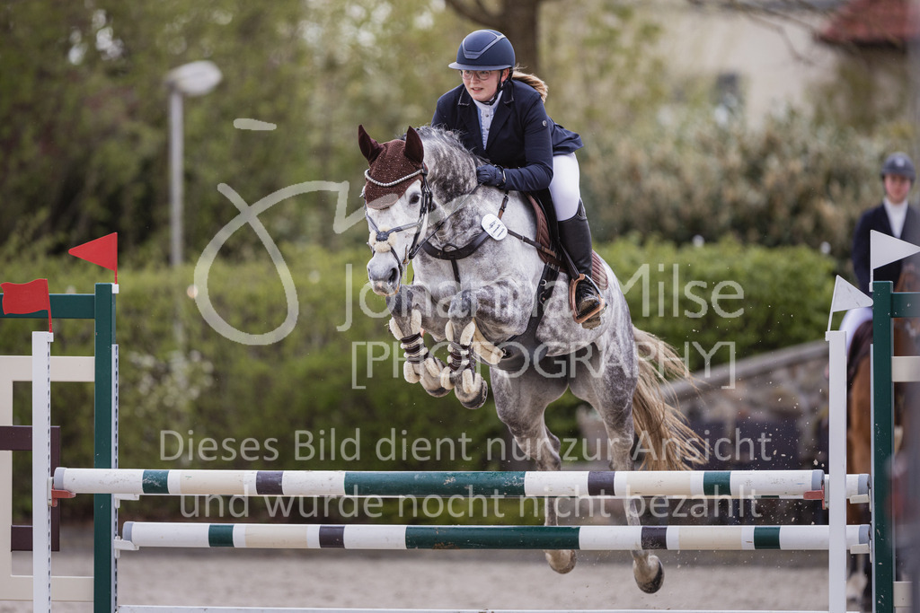 230426_HofSosath_Stil-L-535 | Deine schönsten Turniermomente als professionelle Fotos! Entdecke hochwertige Pferdesport-Fotografie im Online-Shop. Jetzt Fotos finden & bestellen!