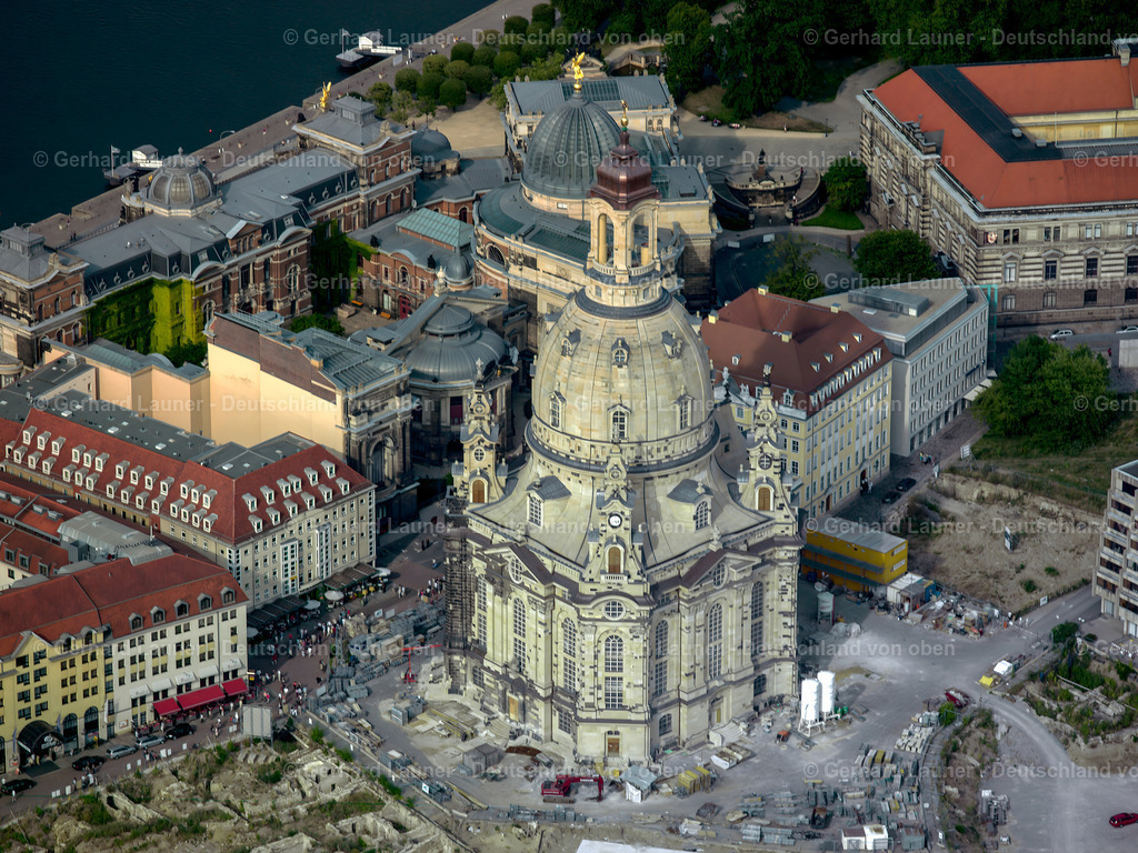 2417489 | DRESDEN  Kirchengebäude " Frauenkirche " in Dresden im Bundesland Sachsen, Deutschland. // Church building " Frauenkirche " in Dresden in the state Saxony, Germany. Foto: Gerhard Launer
