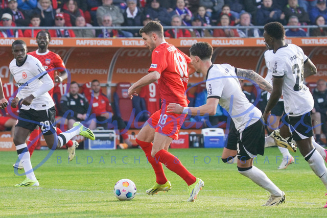 240224Ho1608 | 1:2, Marvin Pieringer (FC Heidenheim) auf dem Weg zu seinem Treffer - FC Heidenheim - Eintracht Frankfurt
Fussball Bundesliga, Saison 2023_24, 24. Spieltag, FC Heidenheim-Eintracht Frankfurt 
Deutschland, Heidenheim, Voith Arena, 02.03.2024

(DFL DFB REGULATIONS PROHIBIT ANY USE OF PHOTOGRAPHS as IAMGE SEQUENCES and or QUASI-VIDEO).

