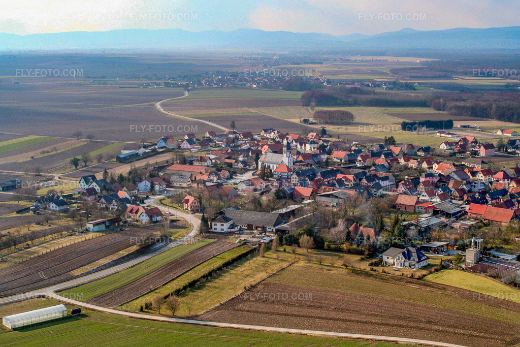 Aerial view: Rte de Néewiller in Niederlauterbach in the state Bas-Rhin, France. – Photo: IMG_1174.jpg taken on 03/12/2006 by Werner Riehm/FLY-FOTO.com – Resolution of the original: 3456 x 2304 px