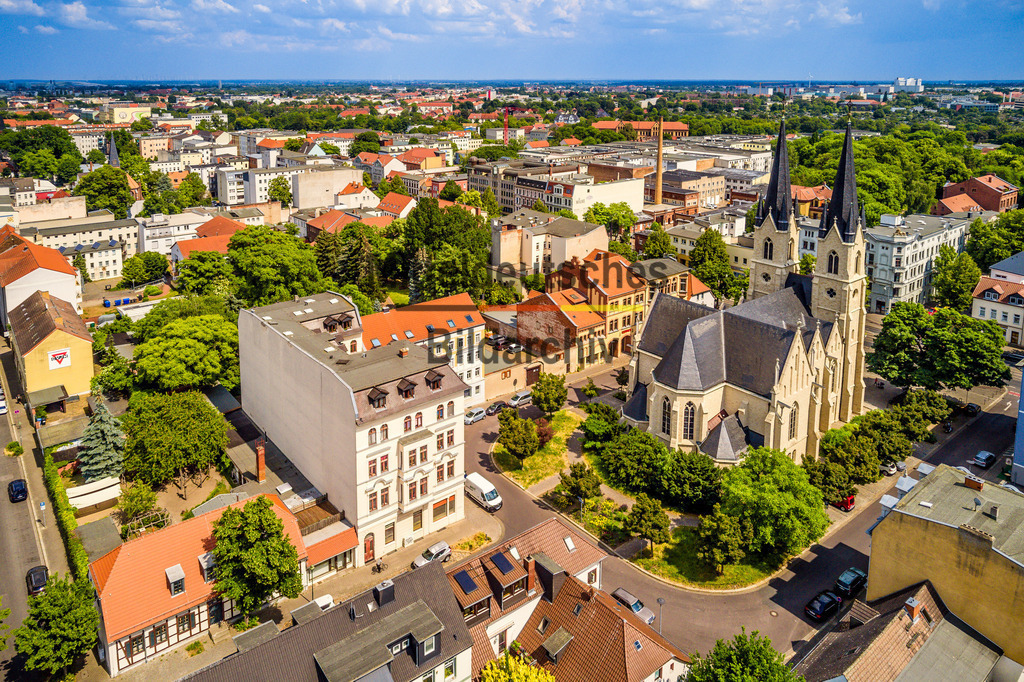 Sudenburg Magdeburg Ambrosiuskirche und Platz Feuerwache-0022 | Hesekielstraße und Ambrosiusplatz mit Kirche Sudenburg - Realisiert mit Pictrs.com