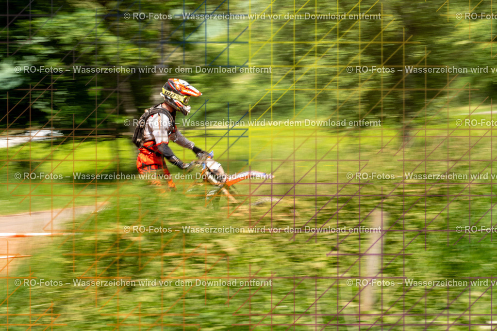 Wolfshausen 5 Lauf -573 | Sportfotografie von RO-Fotos: Motorsport, Motocross, Enduro, Laufveranstaltungen und Triathlon. Professionelle Fotos von Sportlern und Events. - Realisiert mit Pictrs.com