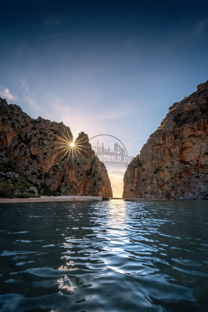 Hochkant-Motive-by-stativkunst.de-039 | Exklusive Hamburg collagen, tolle Segelbilder und viele weitere tolle Motive auf Leinwand, Poster, Alu-Dibond, u.v.m. findet Ihr bei uns auf hamburgbild.de. Findet Euer Wandbild für Euer Zuhause, Büro oder die  Praxis…. - Realisiert mit Pictrs.com
