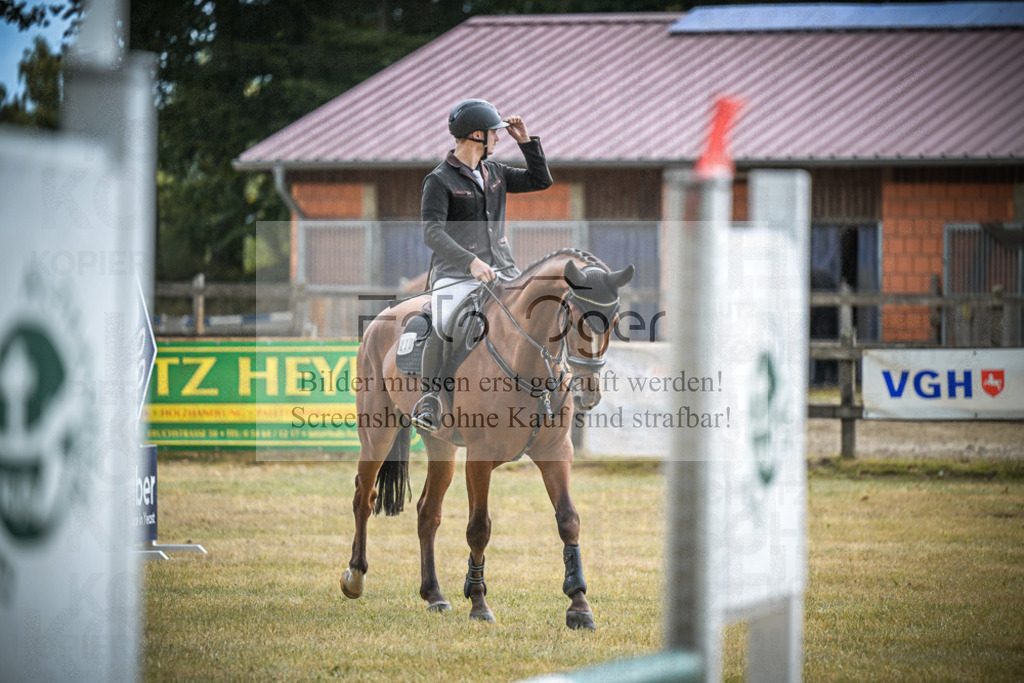 DOS_1053 | Entdecke hochwertige Reitturnierfotos von Foto Oger. Professionell, emotional und authentisch – jetzt Lieblingsmomente im Shop bestellen.Deutschlandweite Turnierfotografie. - Realisiert mit Pictrs.com
