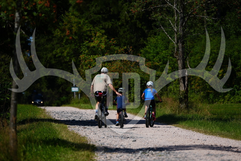 FC101225 | Fotogalerie der Treibjagd im Dunkelwald - Dein MTB Etappenrennen im Erzgebirge - Realisiert mit Pictrs.com