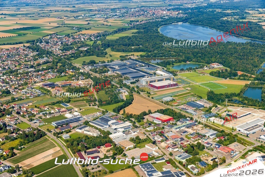 Luftaufnahme der Stadt Gundelfingen an der Donau - Die Luftaufnahme wurde 2025 vom UL-Flugzeug heraus erstellt ( keine Drohne ) - Hochauflösende Luftaufnahme - für professionelle Ausdrucke geeignet. Die Geschenkidee !Mit Lizenz und Bildrechte bestellbar