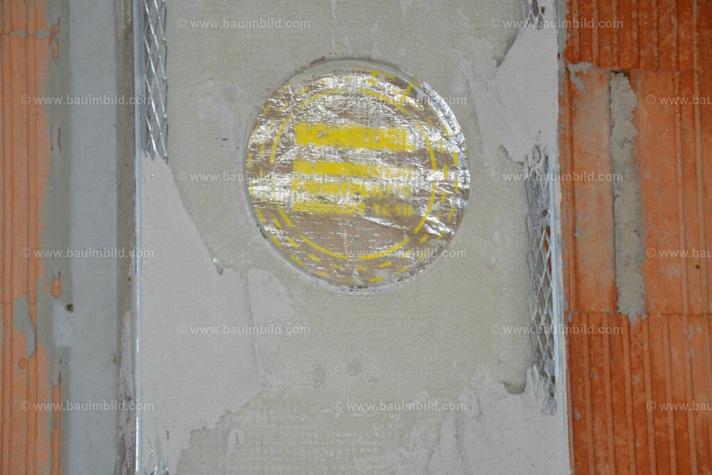 bib-lg18-putzarbeiten-0020 | Nach LV-Leistungsgruppen sortierte Detailfotos über den Bau eines Hauses. Alle Hausbau-Bilder direkt vom Urheber und Autor der Website Haus-Selber-Bauen.com