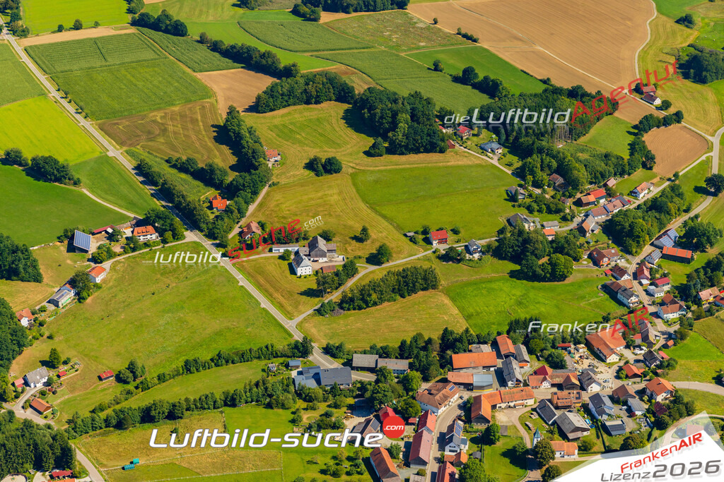 Schrägluftbild  Schönau  Tiefenbach - Das Luftbild wurde 2025 vom UL-Flugzeug heraus erstellt ( keine Drohne ) - Hochauflösende Luftaufnahme -Nicht vergleichbar mit Google Maps oder Satelittenbilder- Die Geschenkidee !Mit Lizenz und Bildrechte bestellbar