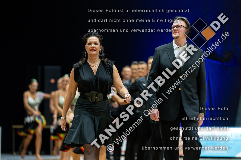20240113-10033 | Hier finden Sie Tanz Bilder vom Latein und Standard Formationen tanzen. Sportbilder vom Tanzsport. Schöne Fotos und von Weltmeisterschaft, Europameisterschaft, Bundesliga, Regionalliga, Oberliga und Landesliga sowie von GOC Stuttgart, DanceComp, WM Bremen