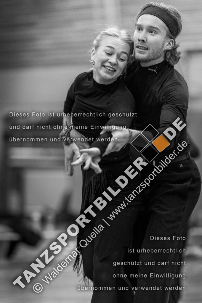 20231020-01219 | Hier finden Sie Tanz Bilder vom Latein und Standard Formationen tanzen. Sportbilder vom Tanzsport. Schöne Fotos und von Weltmeisterschaft, Europameisterschaft, Bundesliga, Regionalliga, Oberliga und Landesliga sowie von GOC Stuttgart, DanceComp, WM Bremen