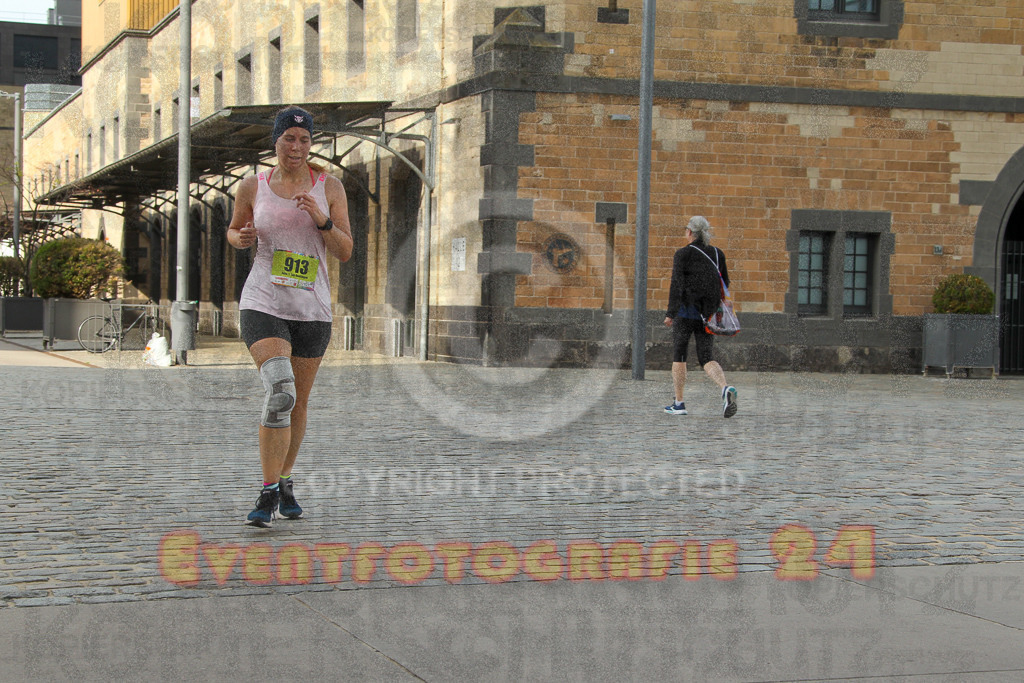 250920_1534_EV4_9163 | Sportfotografie im Rhein-Sieg Kreis, Köln, Bonn, NRW, Rheinland Pfalz, Hessen, etc. Unser Tätigkeitsfeld umfasst den Laufsport vom Volkslauf über den Marathon, Duathlon, Triathon bis zum Ultralauf wie Kölnpfad Ultra oder Schindertrail.