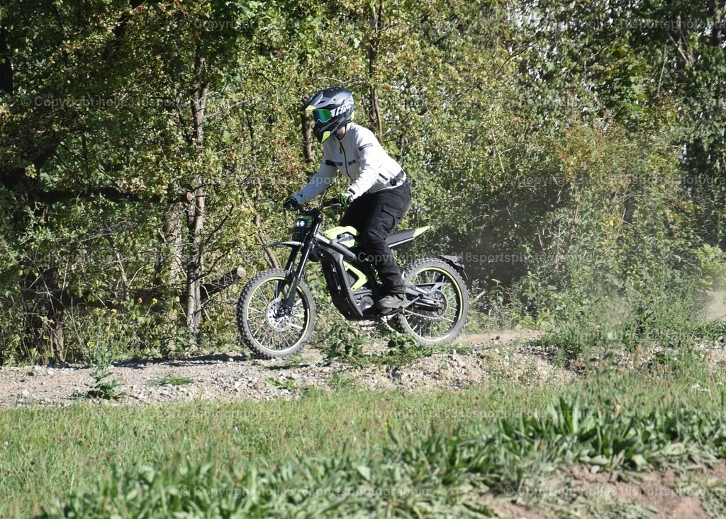 DSC_0174 | Sportfotografie , Motorsport, Motoross, Reitsport, Mointainbike, Enduro,
Landschaft , Outdoor, Eventfotografie, Landschaft, Bilder online bestellen - Realisiert mit Pictrs.com