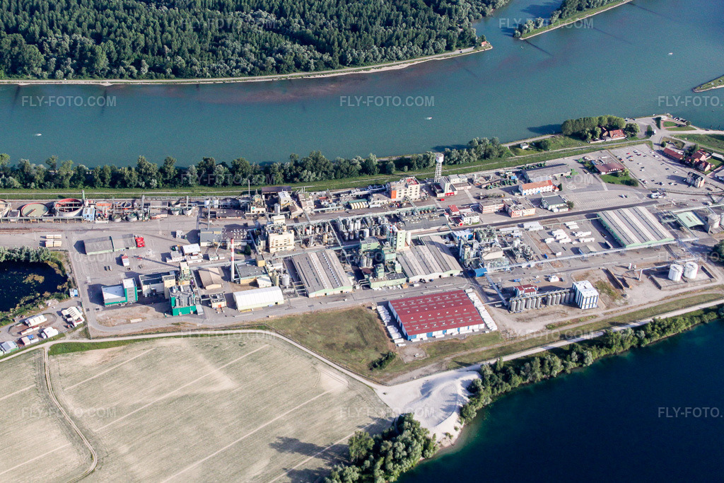 Aerial view: Factory premises of the chemical producer DOW SAS on the banks of the Rhine in Lauterbourg in the state Bas-Rhin, France. – Photo: IMG_18764.jpg taken on 06/03/2009 by Werner Riehm/FLY-FOTO.com – Resolution of the original: 3802 x 2535 px